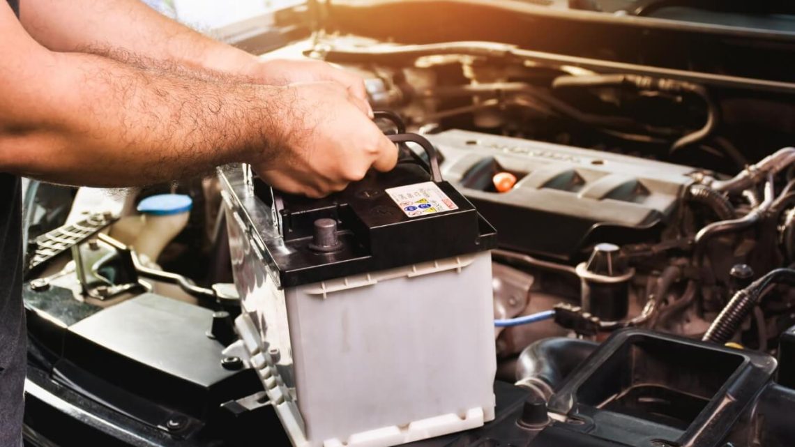 10 sinais de que é hora de trocar a bateria do seu carro